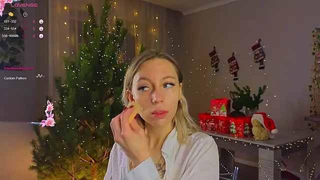 NyxaThorn online show from December 20, 2:35 pm