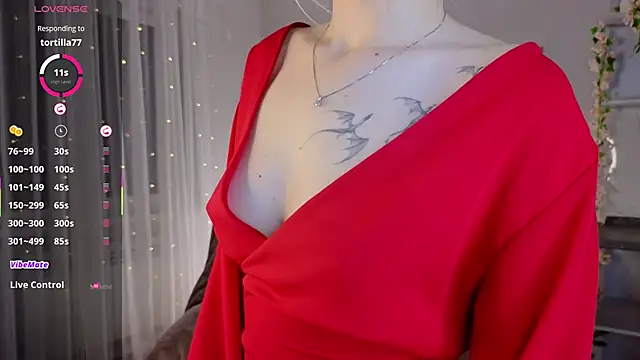 NyxaThorn online show from April 18, 7:58 pm