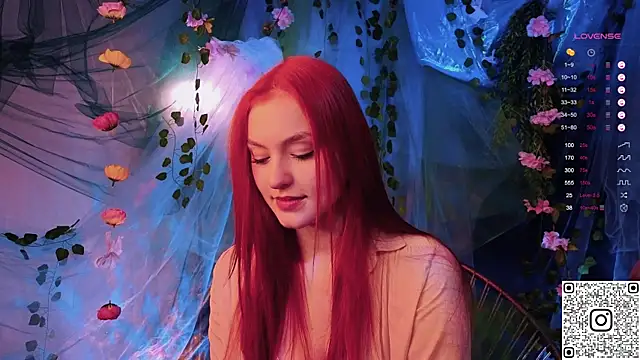 GildedKitten online show from December 1, 6:13 pm