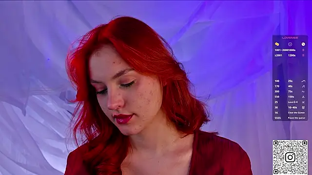 Snapshot of GildedKitten chatting on February 11, 7:41 pm GildedKitten online show from February 11, 7:41 pm