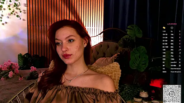 Snapshot of GildedKitten chatting on February 25, 7:12 pm GildedKitten online show from February 25, 7:12 pm