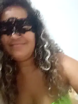 Snapshot of RaphinhaSanches chatting on February 23, 10:40 pm RaphinhaSanches online show from February 23, 10:40 pm