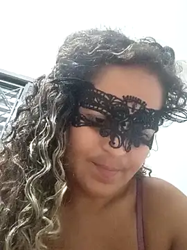 Snapshot of RaphinhaSanches chatting on February 25, 5:22 pm RaphinhaSanches online show from February 25, 5:22 pm