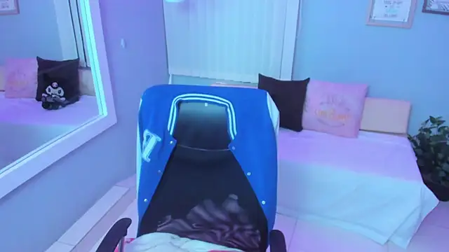 Snapshot of Miku_Kita chatting on October 3, 1:52 pm Miku Kita online show from October 3, 1:52 pm