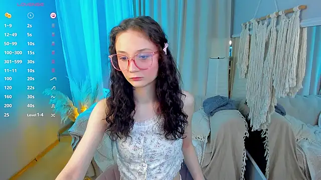 MilliMouse online show from October 11, 6:17 pm