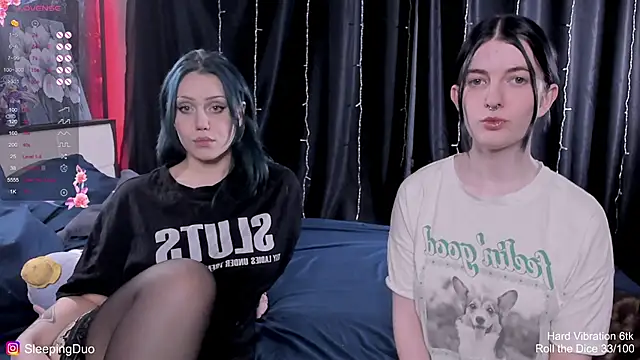 Snapshot of Threesomebabes chatting on January 19, 3:38 pm Threesomebabes online show from January 19, 3:38 pm