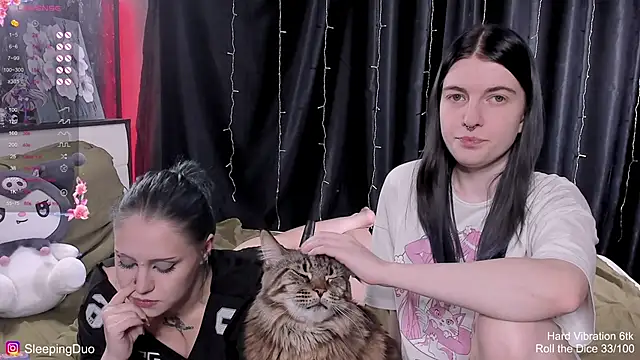 Snapshot of Threesomebabes chatting on February 3, 4:12 pm Threesomebabes online show from February 3, 4:12 pm