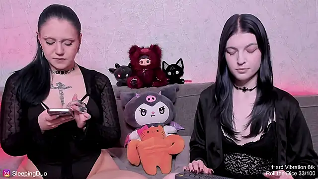 Snapshot of Threesomebabes chatting on May 13, 4:15 pm Threesomebabes online show from May 13, 4:15 pm