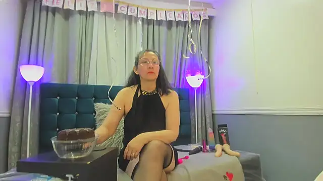 Snapshot of Oriana_Jhonson chatting on April 25, 11:35 am Oriana Jhonson online show from April 25, 11:35 am