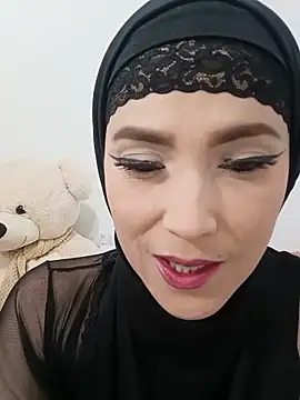 Snapshot of jamila_zair chatting on May 12, 2:14 pm jamila zair online show from May 12, 2:14 pm