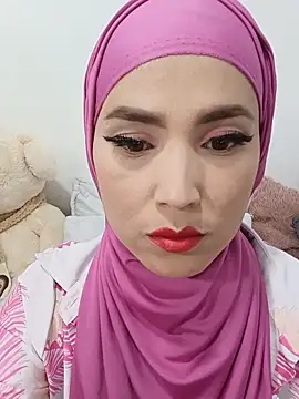 Snapshot of jamila_zair chatting on May 22, 3:39 pm jamila zair online show from May 22, 3:39 pm