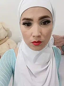 Snapshot of jamila_zair chatting on May 23, 2:32 pm jamila zair online show from May 23, 2:32 pm