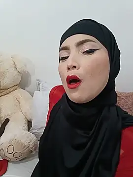 Snapshot of jamila_zair chatting on June 6, 5:06 pm jamila zair online show from June 6, 5:06 pm