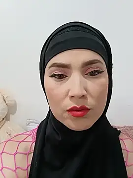 Snapshot of jamila_zair chatting on June 13, 3:21 pm jamila zair online show from June 13, 3:21 pm