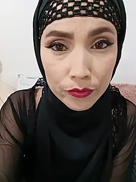 Snapshot of jamila_zair chatting on June 18, 3:38 pm jamila zair online show from June 18, 3:38 pm