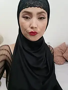 Snapshot of jamila_zair chatting on June 28, 5:46 am jamila zair online show from June 28, 5:46 am