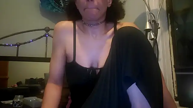 Snapshot of puddled_wonderland chatting on September 28, 12:05 am puddled wonderland online show from September 28, 12:05 am