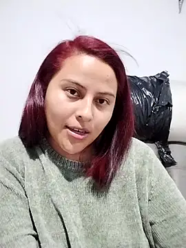 Snapshot of yelezia chatting on February 28, 6:47 am yelezia online show from February 28, 6:47 am