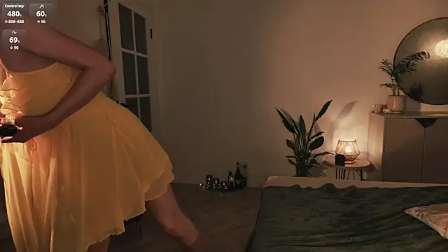 Snapshot of NinaNightt chatting on September 15, 7:47 pm NinaNightt online show from September 15, 7:47 pm