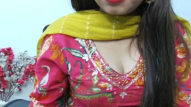 Snapshot of ruby100 chatting on November 14, 9:41 am ruby100 online show from November 14, 9:41 am