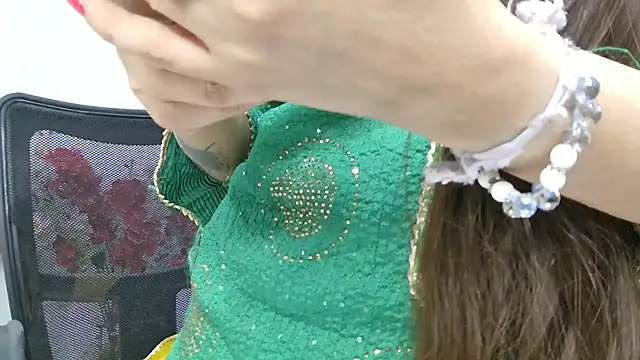 Snapshot of ruby100 chatting on January 6, 10:45 pm ruby100 online show from January 6, 10:45 pm