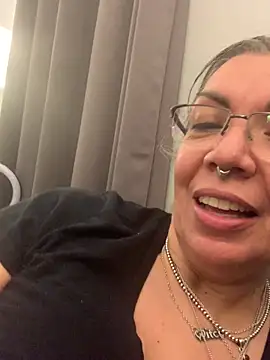 dieseldame1313 online show from March 13, 12:50 am