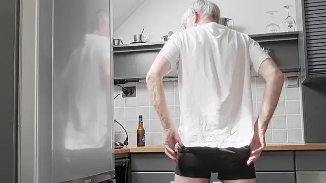 ewaldwillems99 online show from April 8, 12:49 pm