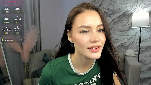 Snapshot of Aria_Mila chatting on September 9, 10:48 am Aria Mila online show from September 9, 10:48 am
