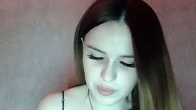 Snapshot of SweetLoraa chatting on November 24, 4:51 pm SweetLoraa online show from November 24, 4:51 pm