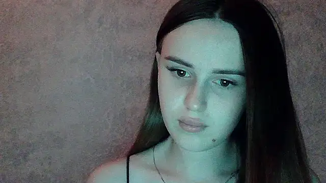 Snapshot of SweetLoraa chatting on June 23, 8:18 pm SweetLoraa online show from June 23, 8:18 pm