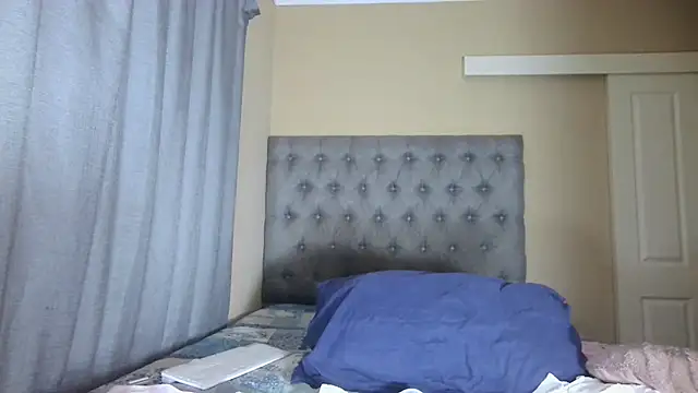 Snapshot of nanababe1 chatting on January 1, 10:43 am nanababe1 online show from January 1, 10:43 am