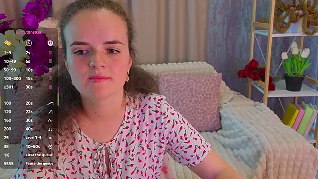 Snapshot of Luisa_Rosee chatting on June 22, 5:10 pm Luisa Rosee online show from June 22, 5:10 pm