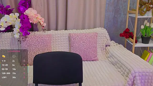 Snapshot of Luisa_Rosee chatting on July 15, 5:29 pm Luisa Rosee online show from July 15, 5:29 pm