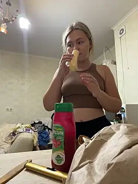 Snapshot of SunshineEmma chatting on September 14, 8:19 pm SunshineEmma online show from September 14, 8:19 pm