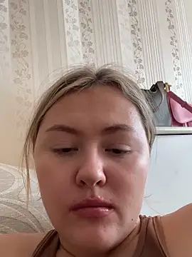 Snapshot of SunshineEmma chatting on September 15, 12:49 pm SunshineEmma online show from September 15, 12:49 pm