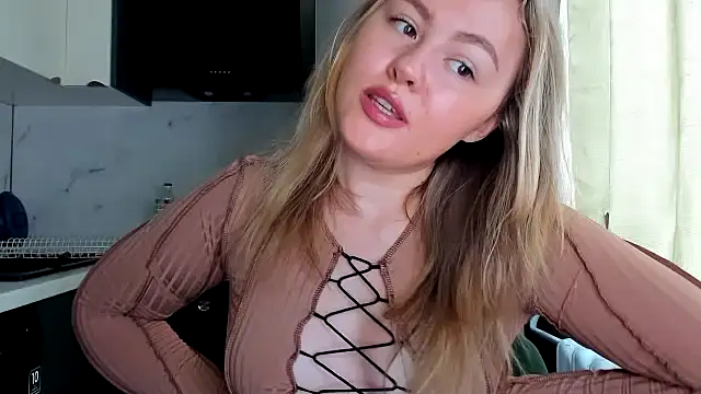 Snapshot of SunshineEmma chatting on October 5, 11:52 am SunshineEmma online show from October 5, 11:52 am