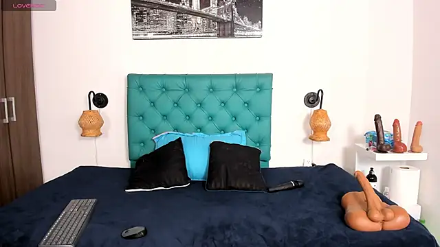 juliana 13 online show from November 6, 7:15 pm