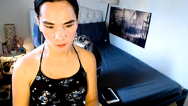 Snapshot of NinaDOM4CUM chatting on May 16, 12:18 am NinaDOM4CUM online show from May 16, 12:18 am