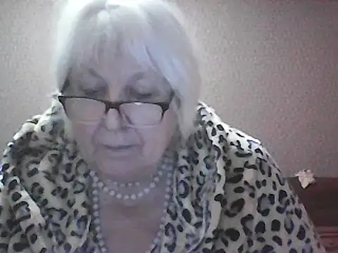 Alexia64231 online show from October 21, 7:36 pm