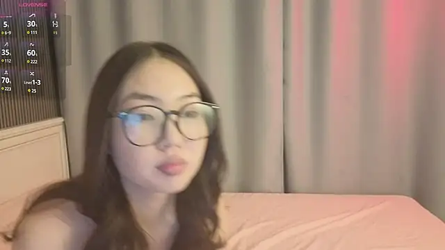 Snapshot of akino_hen chatting on October 7, 8:06 pm akino hen online show from October 7, 8:06 pm