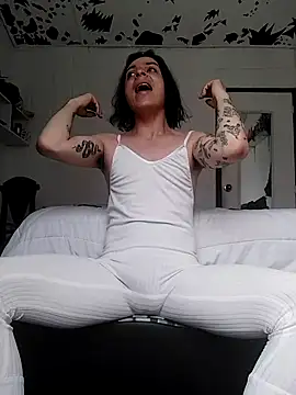 oxxy jean online show from May 25, 3:40 pm