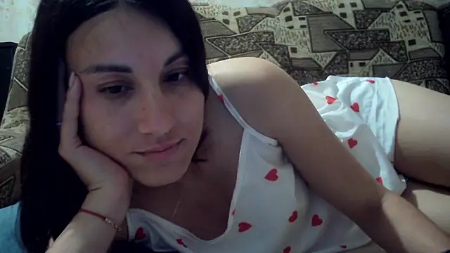 Snapshot of kiss_lovely_ chatting on May 19, 8:48 pm kiss lovely online show from May 19, 8:48 pm