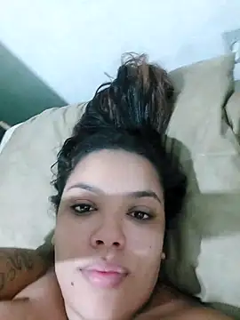 Snapshot of biancaalvess chatting on April 7, 3:34 pm biancaalvess online show from April 7, 3:34 pm