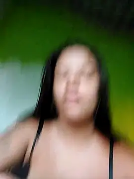 Snapshot of biancaalvess chatting on April 18, 9:46 am biancaalvess online show from April 18, 9:46 am