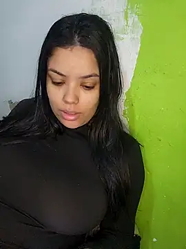 Snapshot of biancaalvess chatting on July 16, 10:21 am biancaalvess online show from July 16, 10:21 am