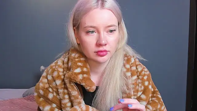 Lillie Berry online show from April 12, 4:28 am