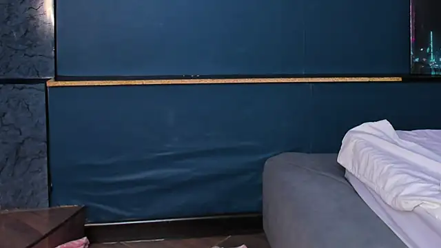 Lillie Berry online show from April 16, 4:24 am