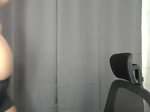 Snapshot of Dimplesnow chatting on November 6, 4:19 pm Dimplesnow online show from November 6, 4:19 pm