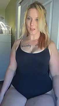 RhondaRump online show from June 15, 5:37 pm