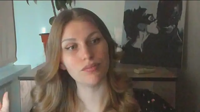 JuliaMuuun online show from March 18, 9:18 pm